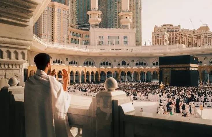 12 Days Signature Hajj (Shifting + Madinah) Hajj package in Makkah and Madinah