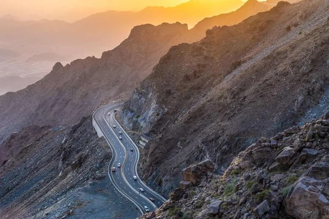 Private transfer service for Jeddah → Taif → Return